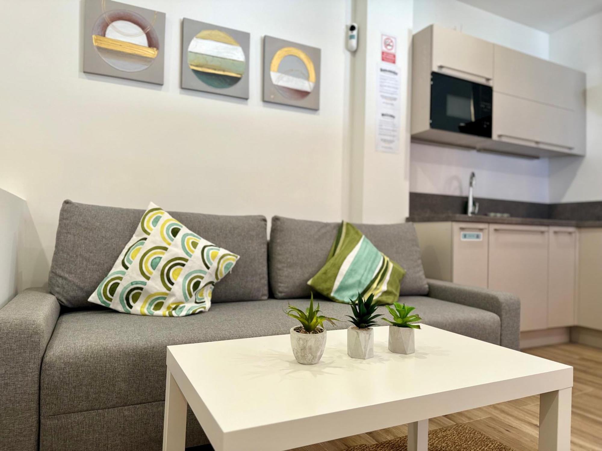Apartamentos Castillejos Мадрид Екстериор снимка